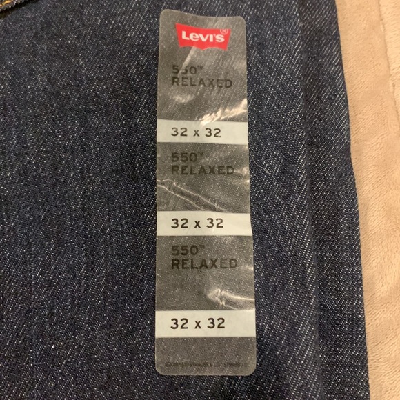 Mens Levi’s 550 Relaxed Fit Jeans - Picture 3 of 3